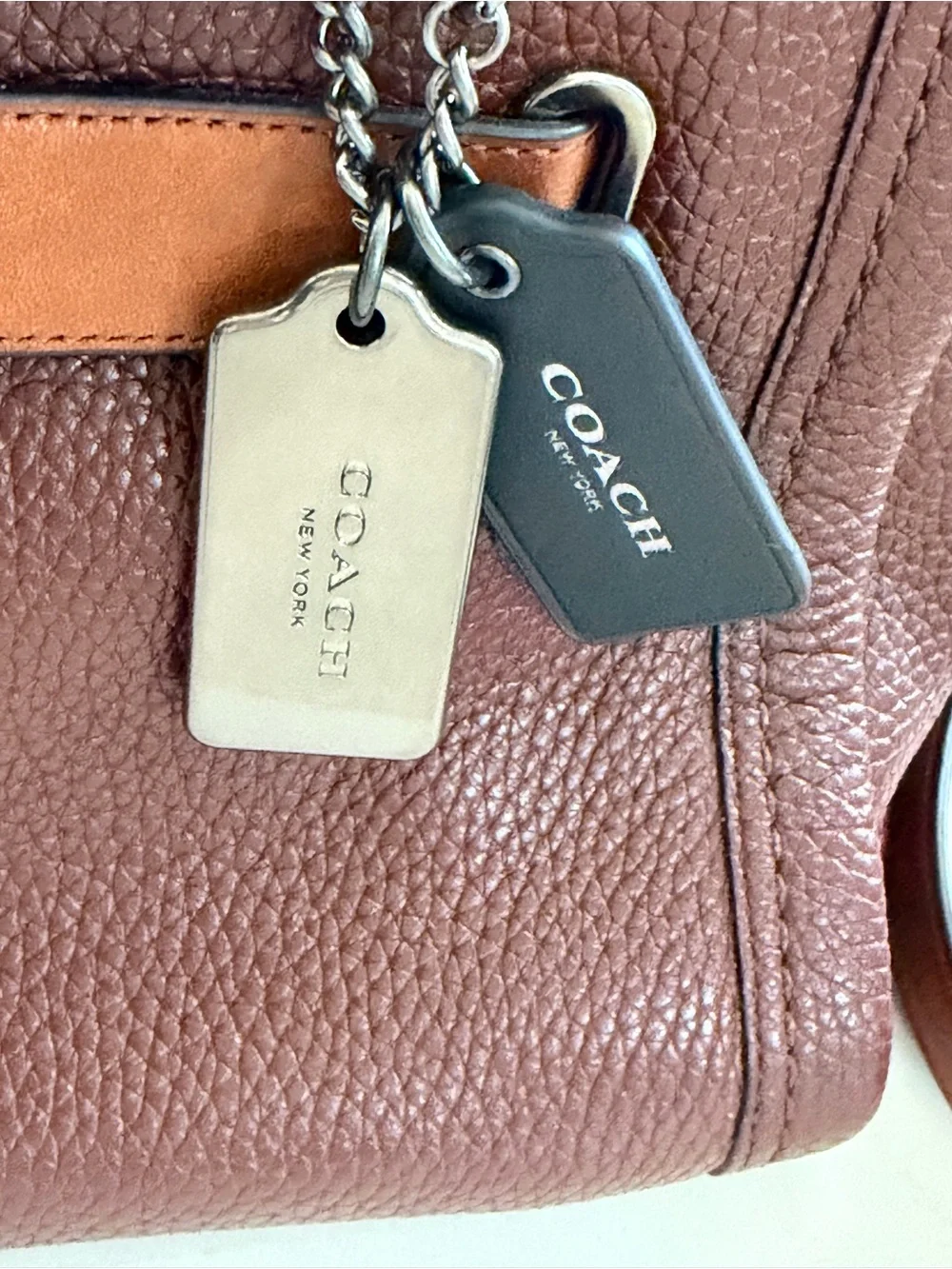 🧉Coach Color Block Swagger Carryall Leather Bag🧉